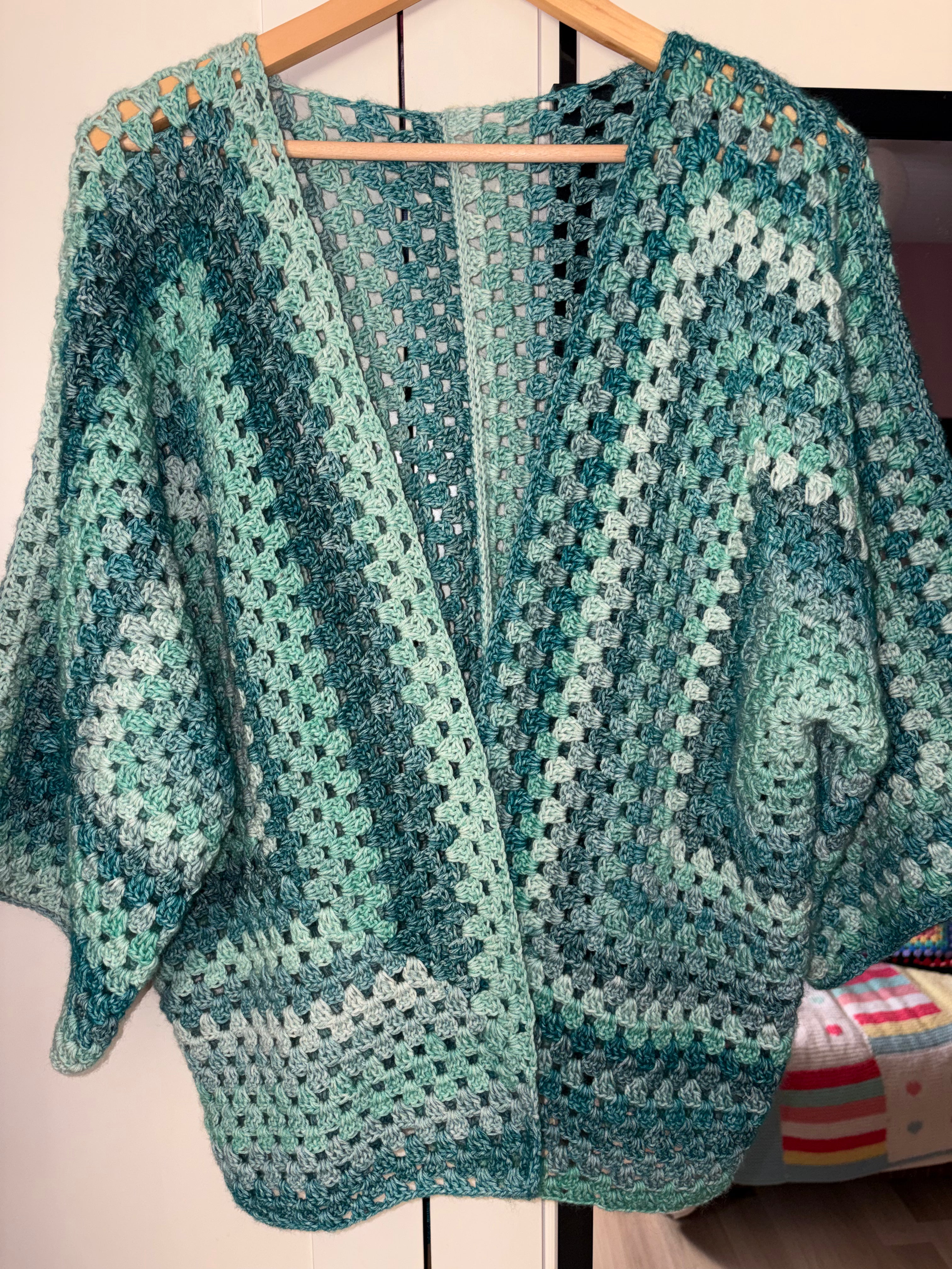 🌊 Gilet Kimono Océan – Fait main au crochet