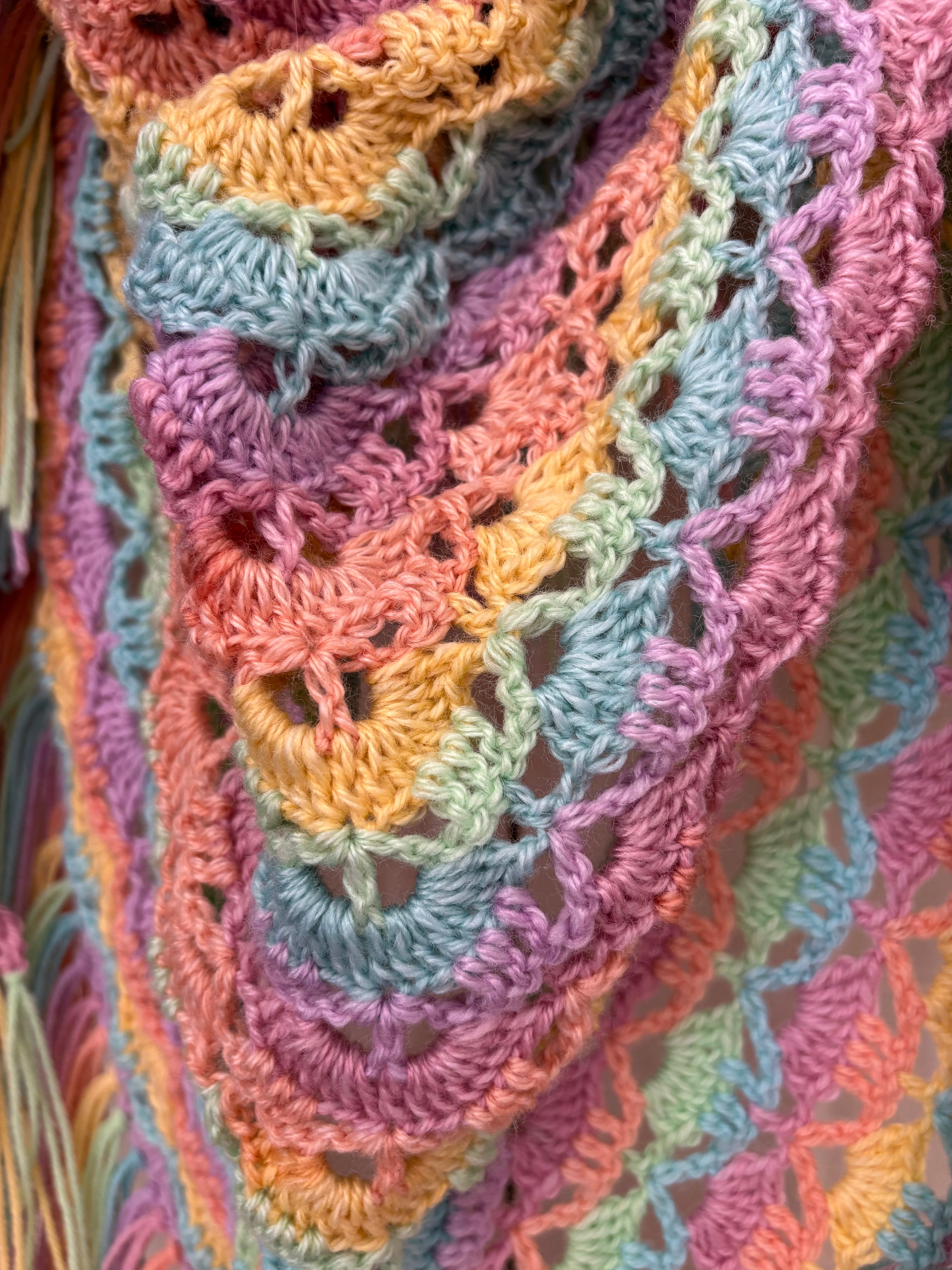 🌈 Châle Rainbow - Fait main au crochet