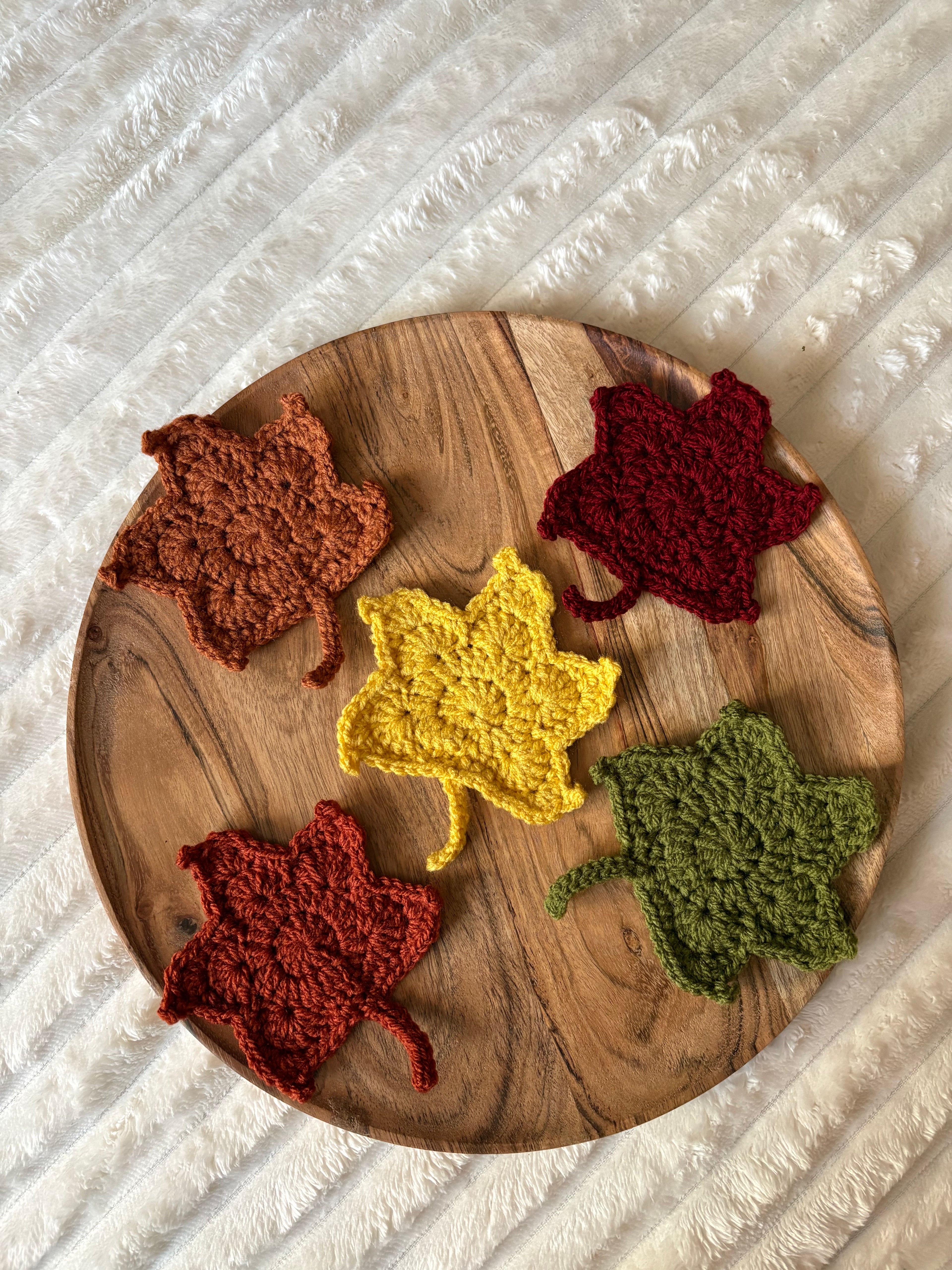 🍁 Lot de 5 grandes feuilles décoratives - Fait main au crochet