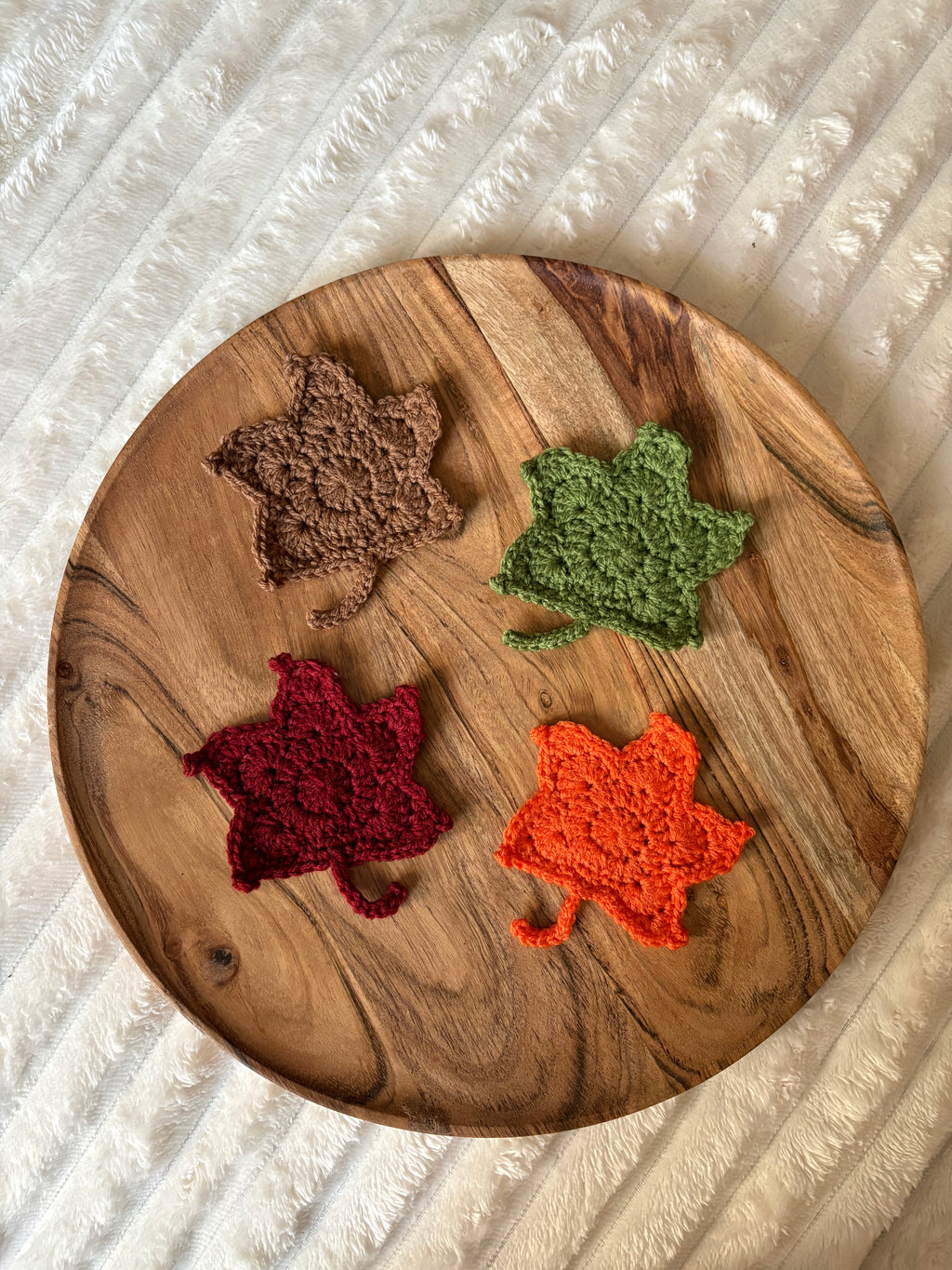 🍁 Petite feuille décorative - Fait main au crochet