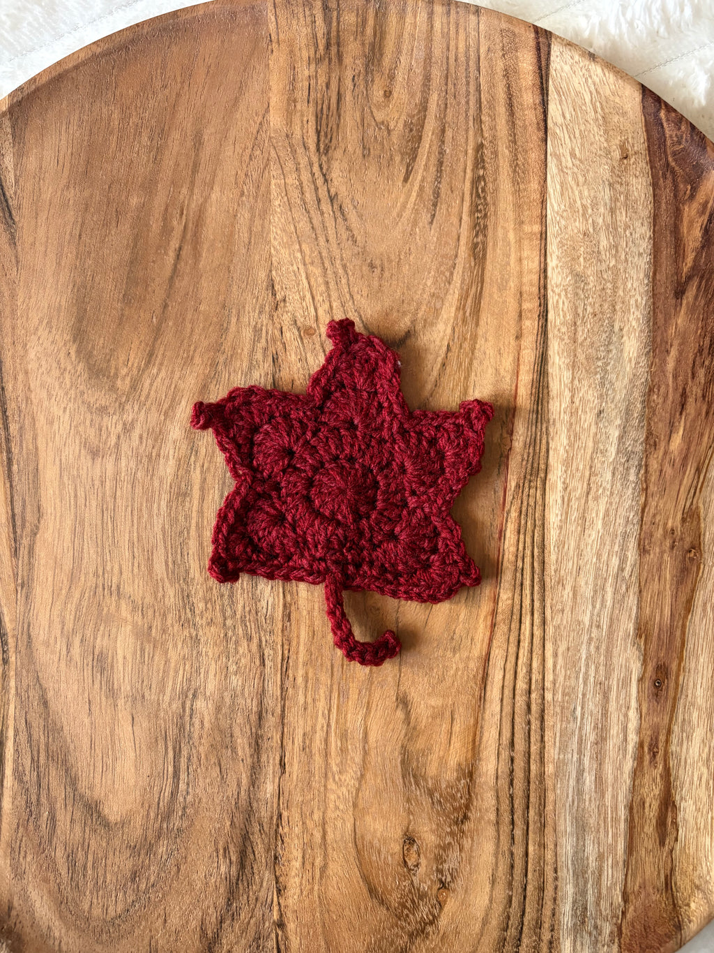 🍁 Petite feuille décorative - Fait main au crochet